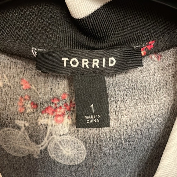 Lovely bike detail jacket. Lightweight. Size 1X. Torrid size 1. - Picture 3 of 5